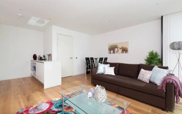 Fantastic 1-bed on the iconic quatermile