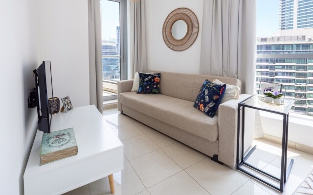 Dazzling & Artistic Studio Apartment In Dubai Marina