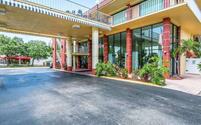 Quality Inn & Suites at Tropicana Field