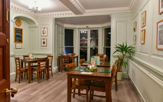 Lovelady Shield Hotel