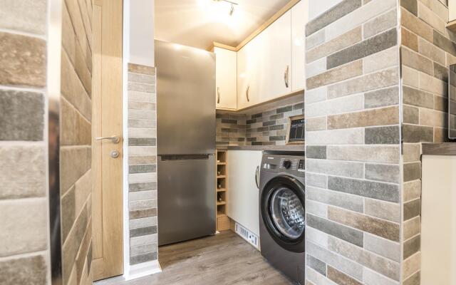 Mayfield House - 4 Bedroom House - Tenby