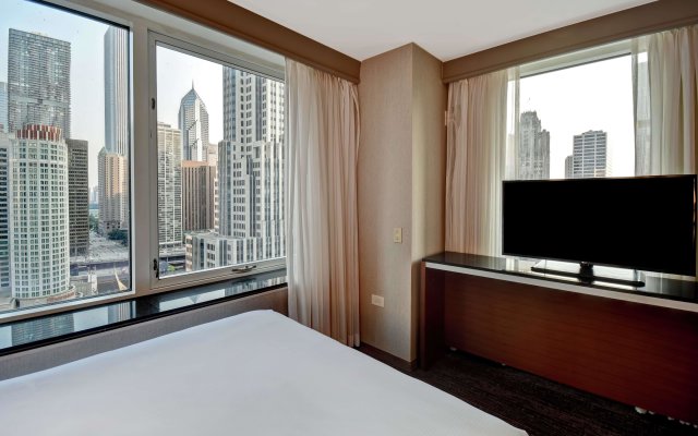 Embassy Suites by Hilton Chicago Downtown Magnificent Mile