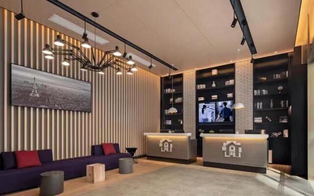 Campanile Hotel Wuhan Zhongnan Road Metro Station
