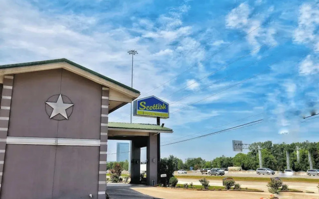 Scottish Inns & Suites Shenandoah Woodlands Mall