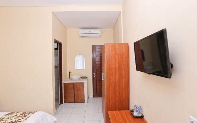 RedDoorz @ Raya Pantai Berawa