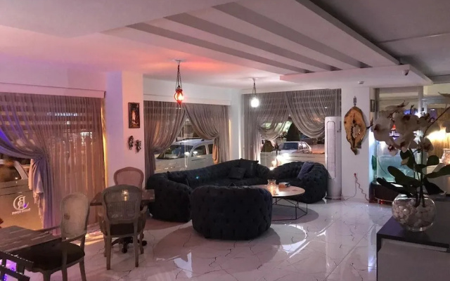 Bone Apart Otel