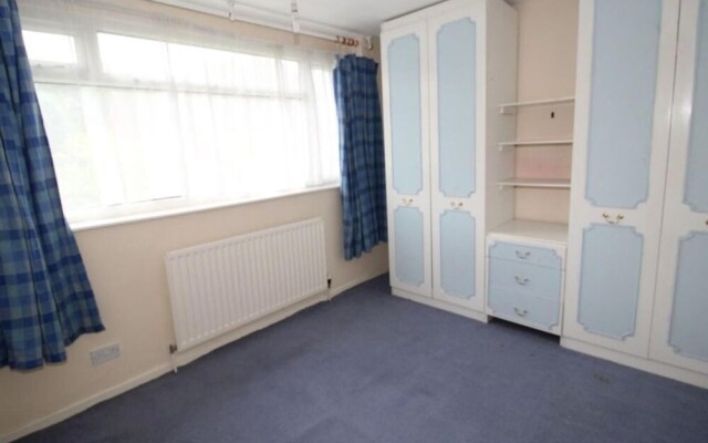 Inviting 5-bed House in Stockport Bramhall