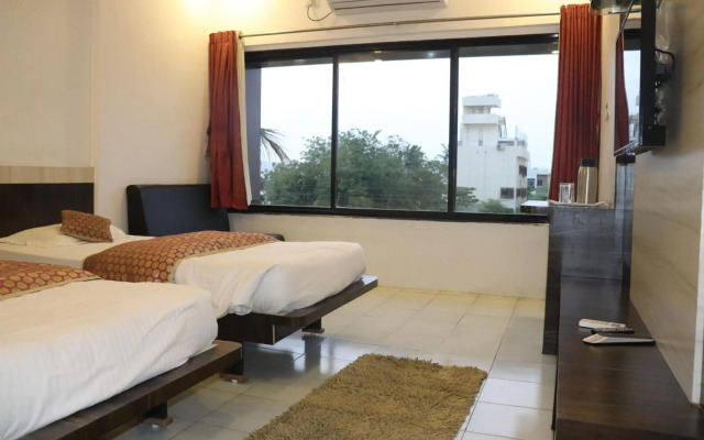 OYO 1959 Hotel Raj