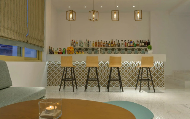 Zephyros Hotel