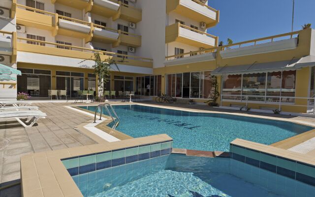 Trianta Hotel Apartments