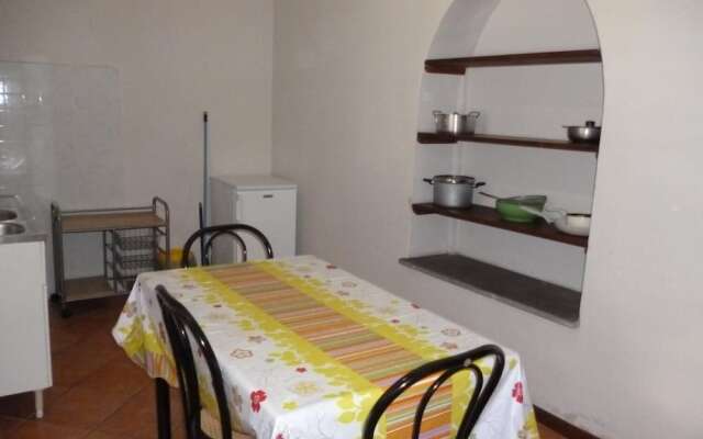 XXVII Aprile Bed & Car