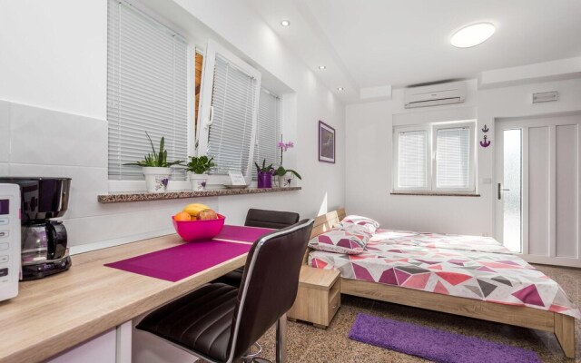 Beautiful Apartment in Rukavac With Wifi
