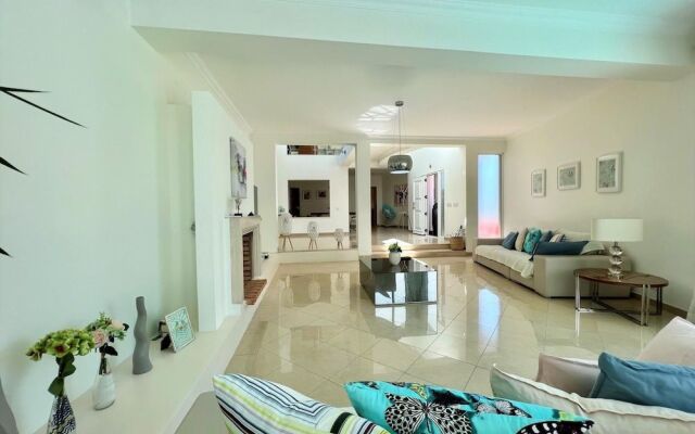 Boliqueime Amazing Villa With Pool by Homing