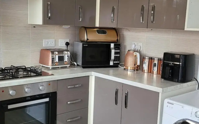 Bolton-2bedroom-2bathroom-parking