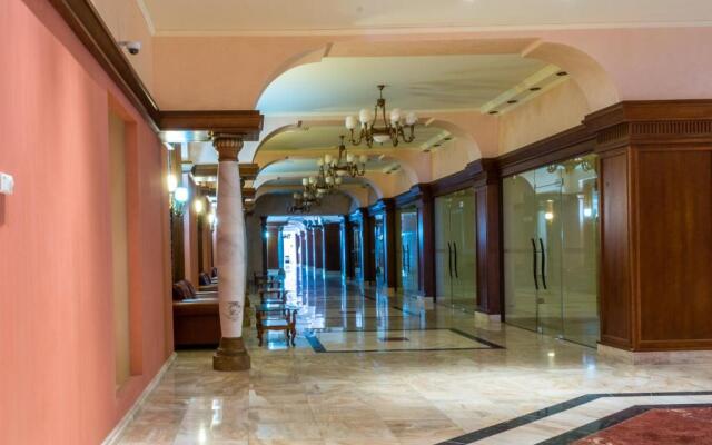 Port Palace Apartments