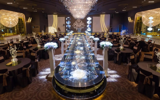 Charis Hotel