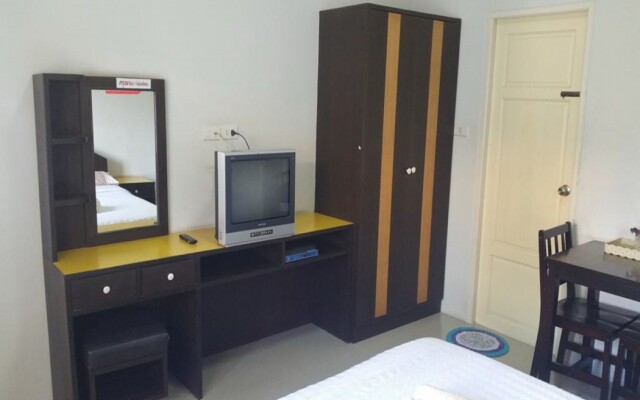 Charoen Apartment Trang