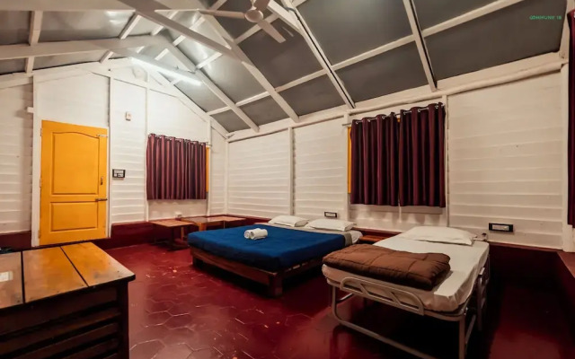 Commune18 Resorts