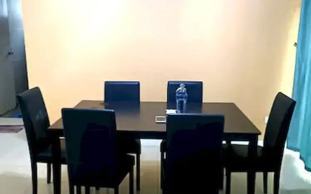 OYO HOME 90768 Flo Inn Motel