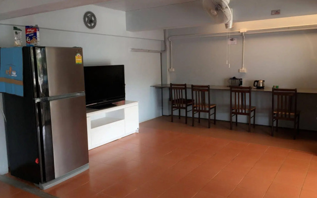 The Metallic Hostel