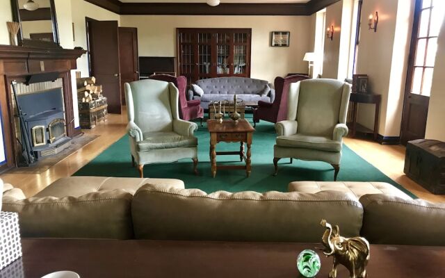 Oddfellow Inn & Farm