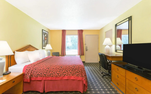 Days Inn By Wyndham Savannah Airport