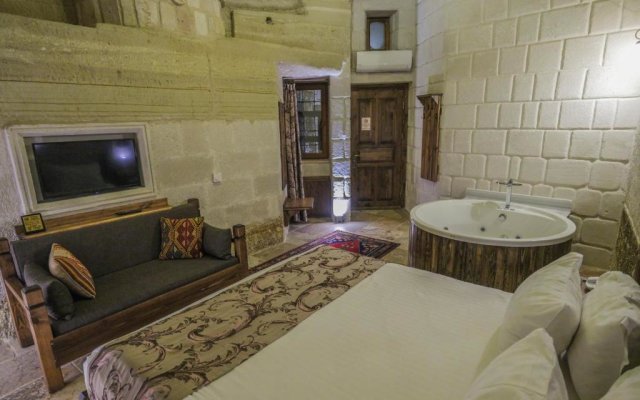 Zara Cave Hotel +10