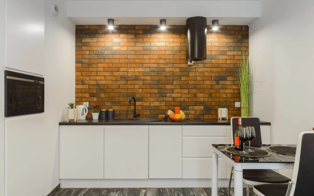 Lumina apartment on Drewnowska