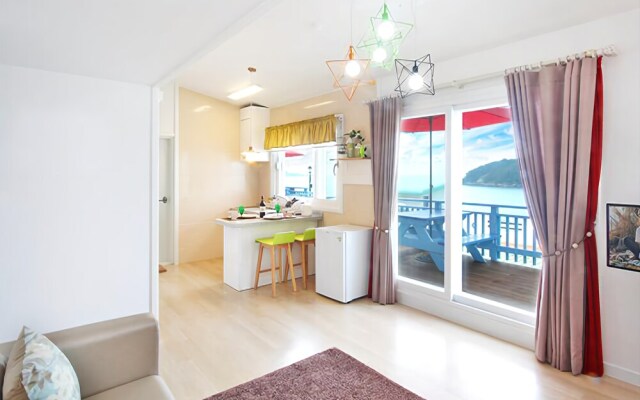 Namhae Blue & White Pension