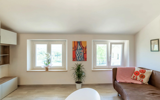 Rural apartment in Matelica with shared pool