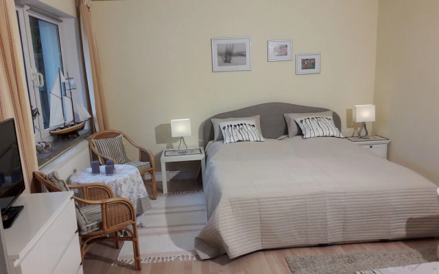 Modern Apartment With Terrace in Steffenshagen