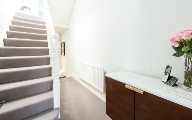 Blissful Battersea Home by Clapham Common