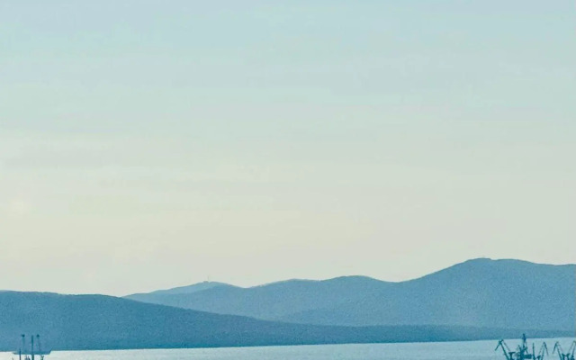 Апартаменты Apart Vl (Апарт ВЛ) на улице Прапорщика Комарова 34