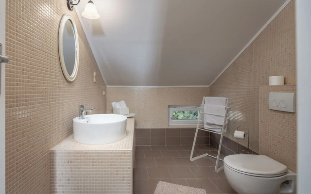 Villa Anna With Private Pool And Garden