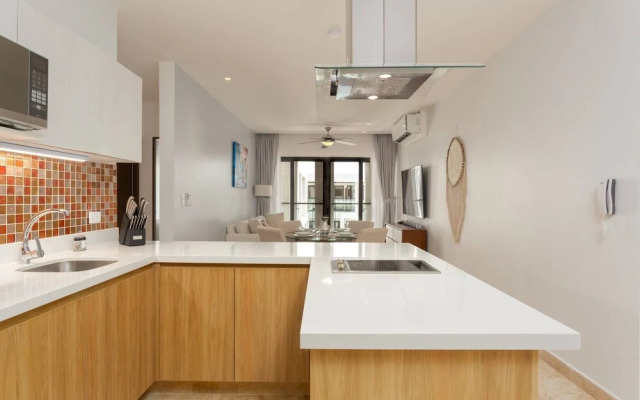 New Condo In Nice Vacation Complex - 5 People