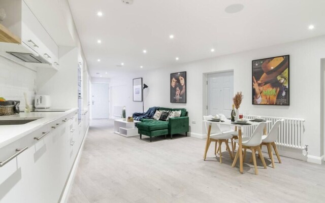 Livestay - 2 Bed Hollywood Movie Themed Apt