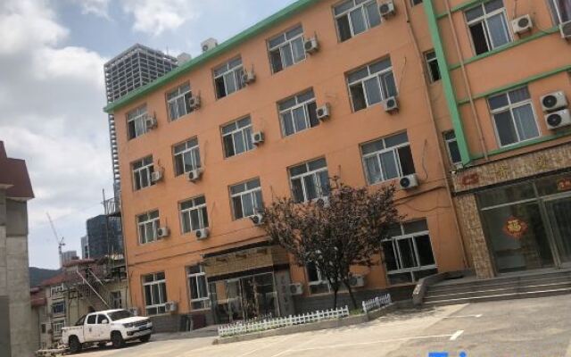 Xiaisi Lexiang Service Apartment (Dalian Xinghai Square)