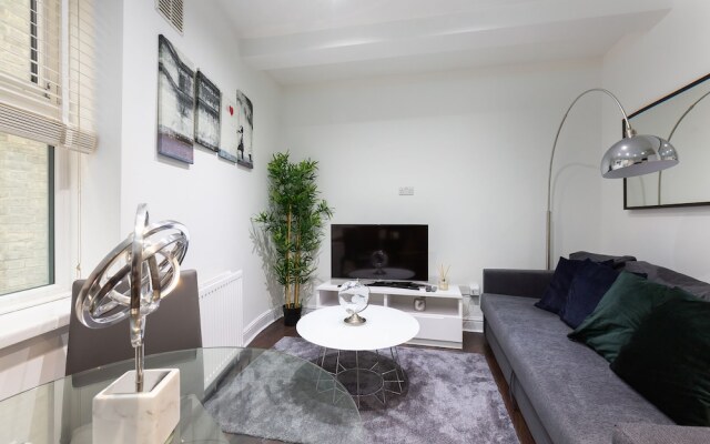 Chic Three Bed Shoreditch Gem Sleeps 8 A2