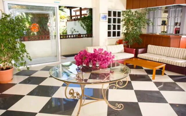 Maravel Land Beach Hotel