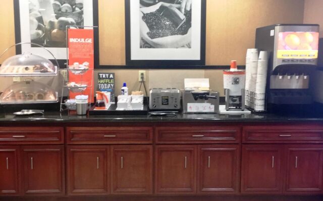 Hampton Inn Hays-North of I-70