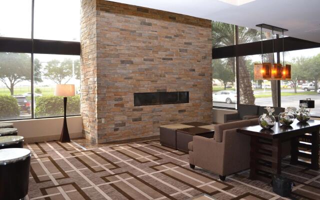 Doubletree by Hilton Houston Hobby Airport