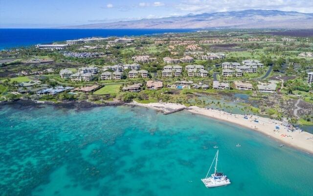 Kolea Circle #16e 2 Bedroom Condo by RedAwning