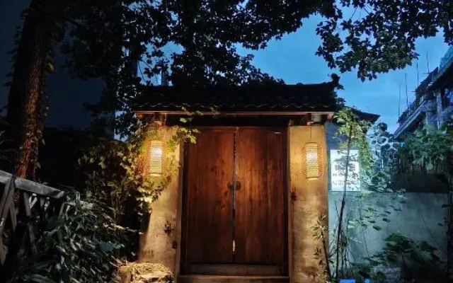 Yueyanglou District Jinxuanjuju