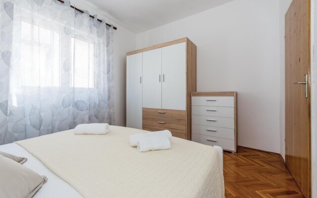 Stunning Apartment in Sibenik With Wifi and 3 Bedrooms