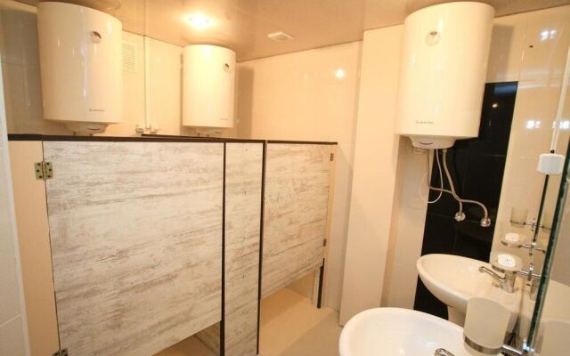 Hotel Tbilisi Central by Mgzavrebi