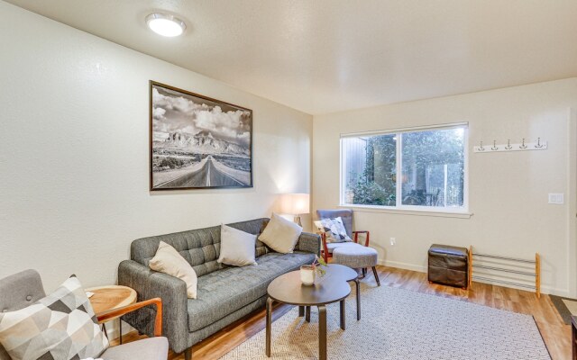 Airy Fortuna Apartment With Deck!