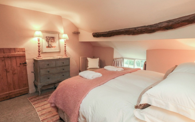 Holly Cottage