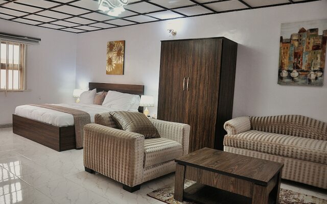 Jolie Suites