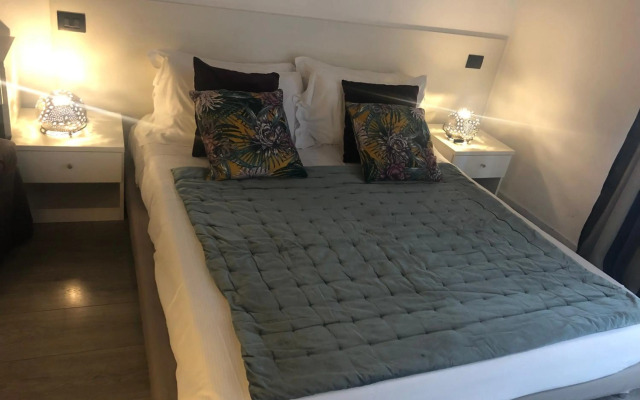 Giuturna Boutique Hotel