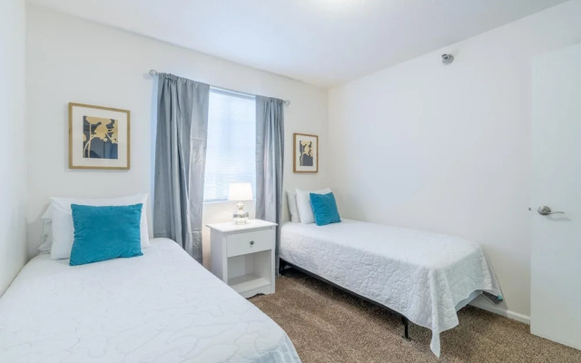 Onsite Gym Pool Fast Wifi More